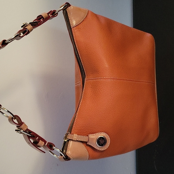 Dooney & Bourke Handbags - Dooney & Bourke orange purse